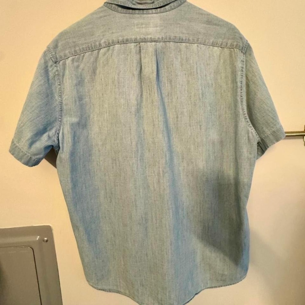 Men's J Crew Short Sleeve Chambray - Picture 5 of 6